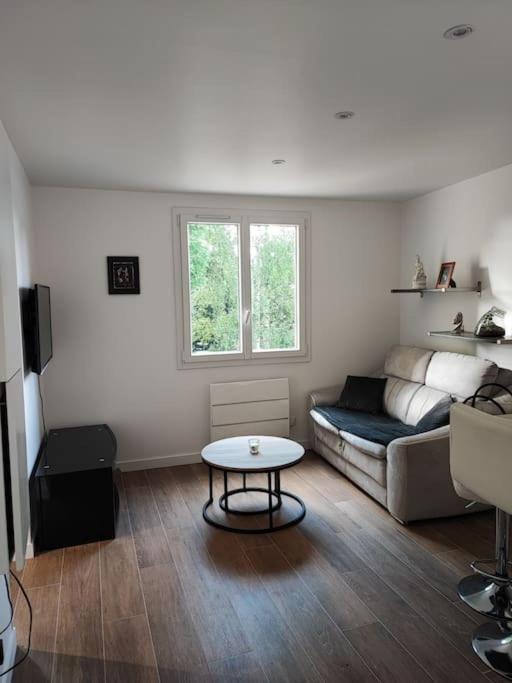 Charmant Appartement 2 Pieces Proche Disneyland Villeneuve-Saint-Denis Exterior photo
